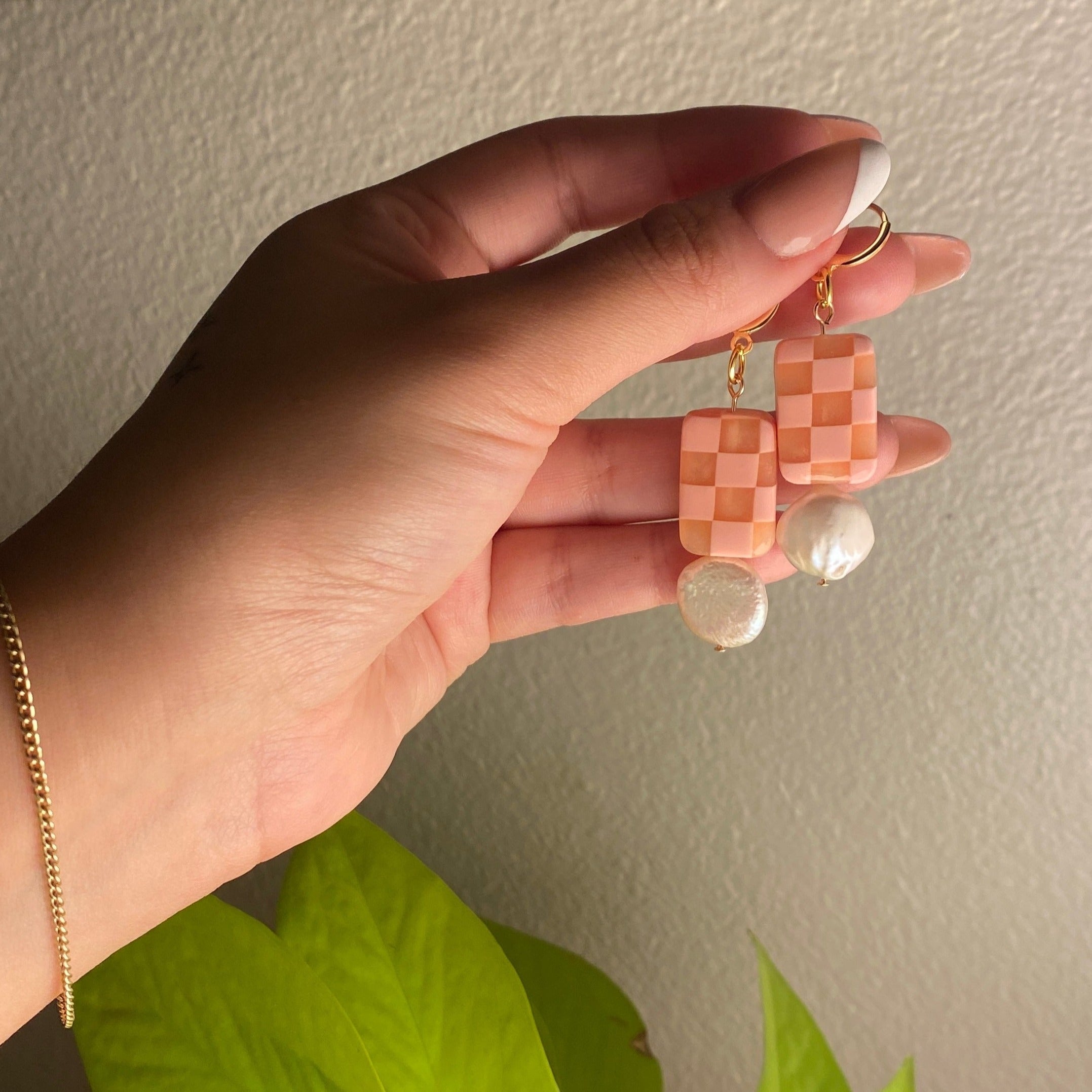 checkered pink pearl drop